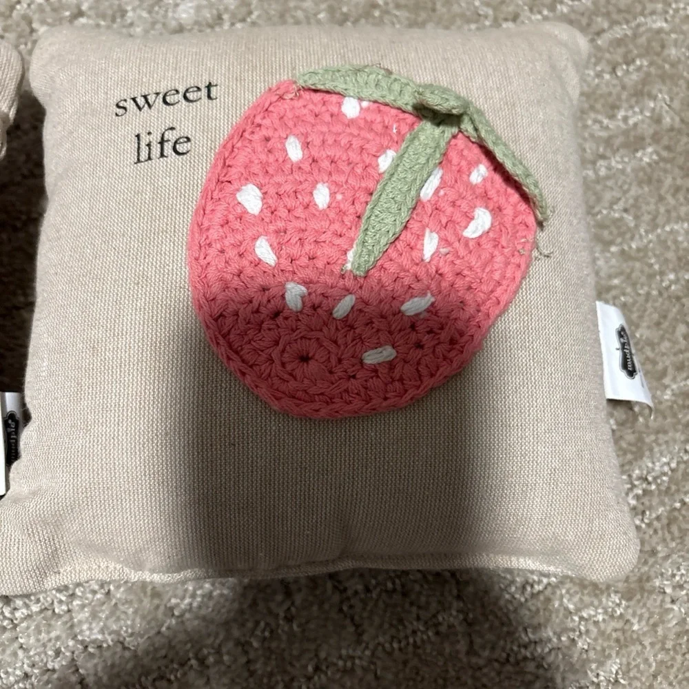 Mud Pie Sweet Life Strawberry 8x8 Hook Wool Mini Pillows Set of 2